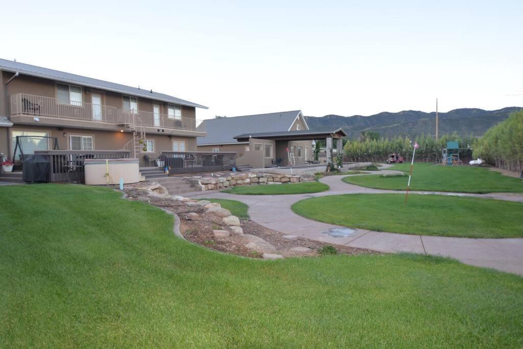 Tacit Shadow Resort Shangri-La King Suite, Gym, Coffee Bar, Hot-Tub, Free Laundry, Food Available Parowan Exterior photo
