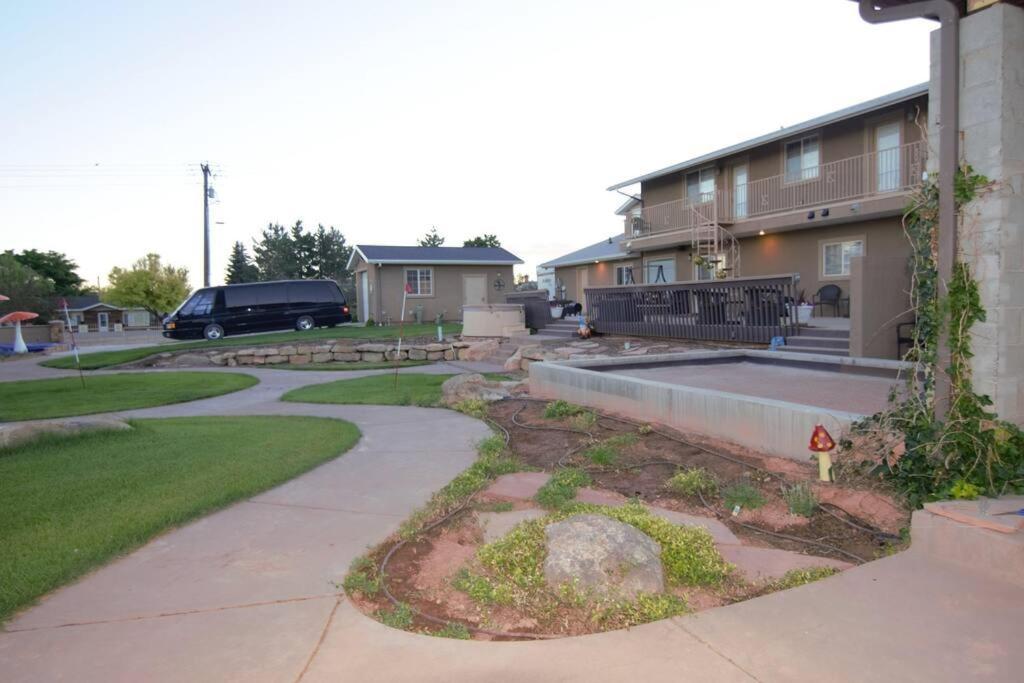 Tacit Shadow Resort Shangri-La King Suite, Gym, Coffee Bar, Hot-Tub, Free Laundry, Food Available Parowan Exterior photo